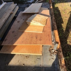 木材、合板、薪、建材の画像