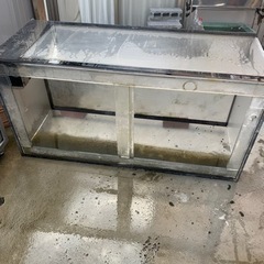 アクリル大型水槽　オーバーフロー型の画像