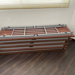 折りたたみ式　長机　幅150cm　高さ70cm　奥行45cm　6台あります。まあまあ美品の画像