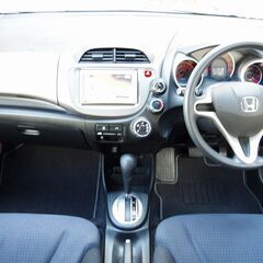 【広々とした車内空間に小回りが効く車！！】　エンジンパワーにも評判がある車です。の画像