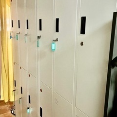 スチールロッカー　３連6人用