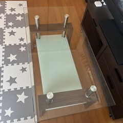 ガラステーブル