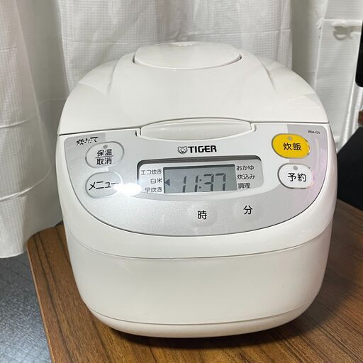 【ほぼ未使用】タイガー魔法瓶(TIGER) 炊飯器 5.5合 マイコン 説明書付