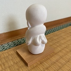陶器製の置物（人形）の画像