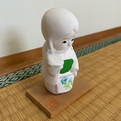 陶器製の置物（人形）の画像