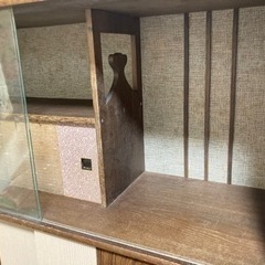昭和レトロな収納棚 食器やオブジェ、下部には書類などもの画像