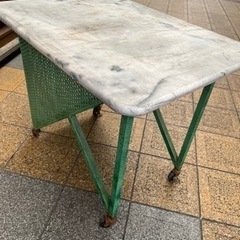 大理石？テーブル　作業台　幅78×60cm高さ68cmの画像