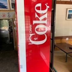 コカコーラの冷蔵庫の画像