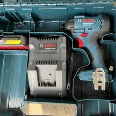 BOSCH ボッシュ コードレスインパクトドライバー GDR18...