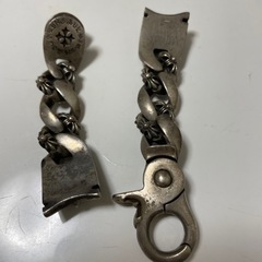 シルバー
時計ベットの画像