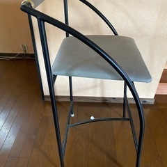 チェアー4脚の画像