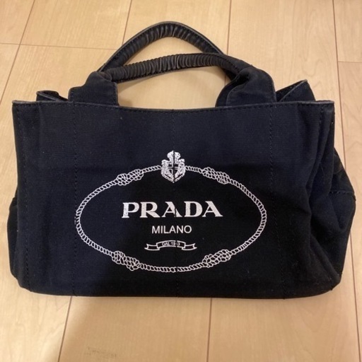 プラダ　カナパ