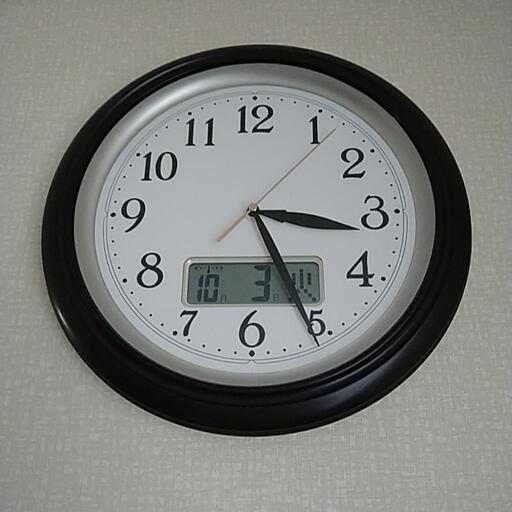 壁掛け　電波時計　【取引中】