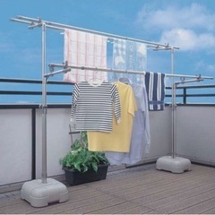 屋外洗濯物干し台