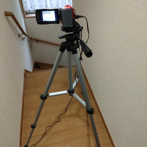 （美品）VictorビデオカメラGZ-MS120-R、三脚