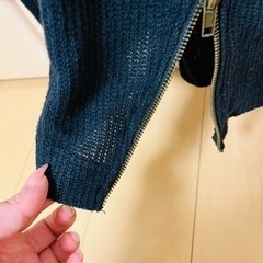 チャック付き薄手セーター　L sizeの画像