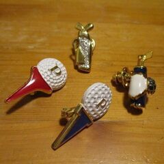 ピンブローチ　ゴルフボール＆ゴルフバッグ　実家の整理しています！