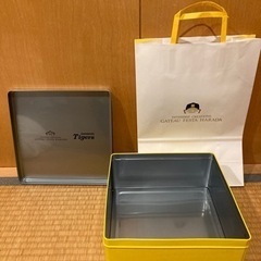 グーテ・デ・ロワ 阪神タイガースモデル缶　紙袋の画像