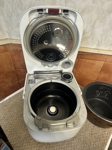 パナソニック 炊飯器 5.5合 SR-STS100-W 2020年