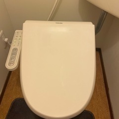 温水便座　TOSHIBA 使用1年弱