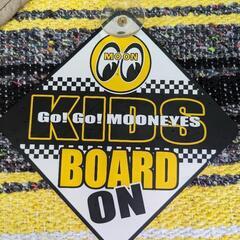 ムーンアイズ　子供が乗っています　吸盤　サイン　窓　アメリカ雑貨...