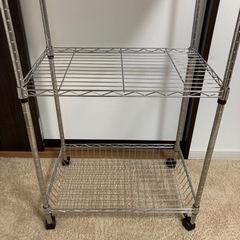 移動式ラックの画像