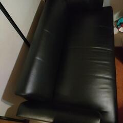黒レザーのイス