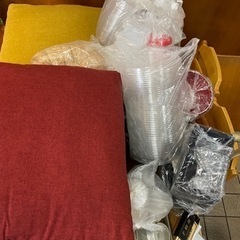 食器　持ち帰り資材　座布団　などなどの画像