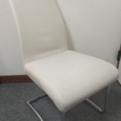 配送無料　背もたれの高い 白い椅子