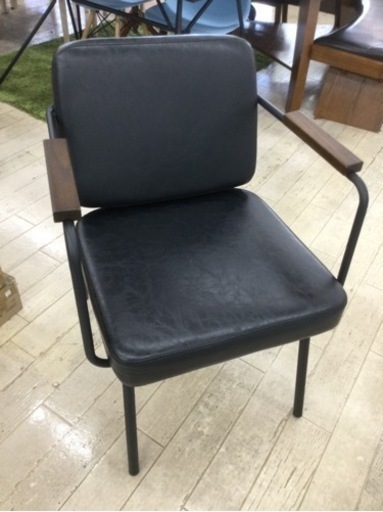 【✨ 3点ダイニングセット❗️シックでオシャレ❗️ダークブラウン木目と黒❗️ゆったり座れるイス❗️✨】定価¥59,970円  3点ダイ
