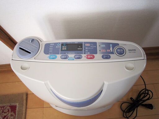 加湿　セラミックファンヒーター　SANYO　RSF-C351（ライトグレー）
