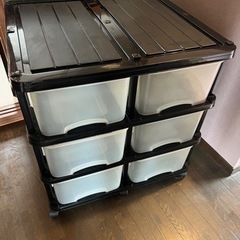 衣装ケース（中古品）２個あります！