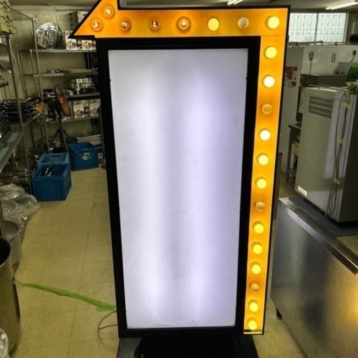 矢印型　大型両面電飾看板　点滅球　案内看板　店舗用品　業務用　約W810×D700×H1900mm