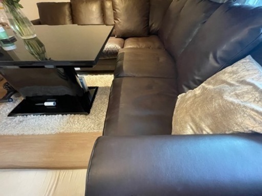 【23日までに引き取り可能な方3万→1万に値下げします】L字　高級革製ソファー