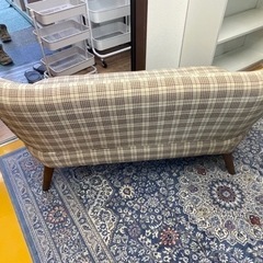【リサイクルサービス八光】幅123.5　チェック柄２人掛けソファの画像
