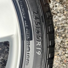 レクサス純正タイヤ　245/45/R19