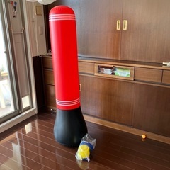エアサンドバッグ　パンチングマシーン