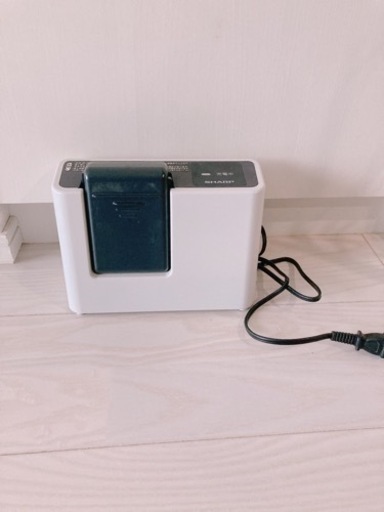 SHARP 充電器とバッテリー