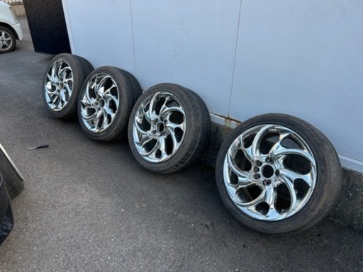 メーカー不明アルミホイール　17インチ　5-4マルチ　114.3 off+38