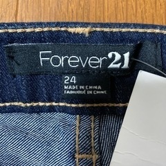 フォーエバー21 デニムパンツ　未使用品の画像