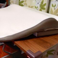 ニトリ　肩・首・背中も支えるまくらの画像