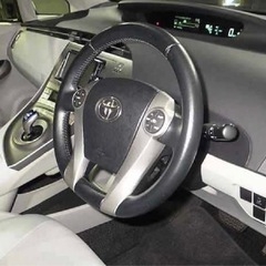 ⭐️誰でも車が買える低与信・自社ローン専門店⭐️安心の12ヶ月保証！平成26年式プリウス！30後期型！の画像