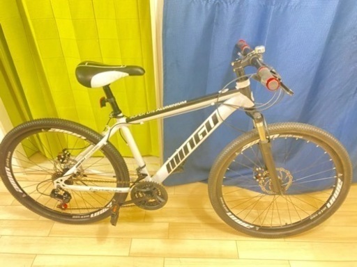 『お取引完了』マウンテンバイク 前後ディスクブレーキ 走行距離数キロ 泥除け・ライト(乾電池式)・英式バルブ付