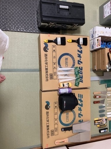 コーキングの道具と材料
