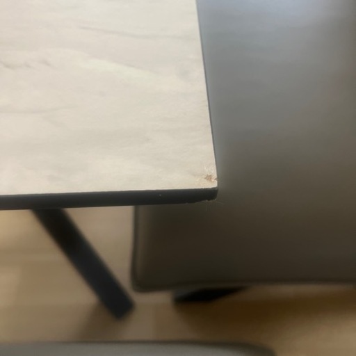 ほぼ新品のダイニングセット