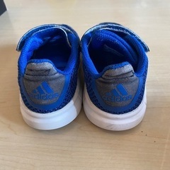 adidasベビーシューズ13.0の画像