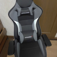 【ザズー様専用】AKRacing ゲーミングチェア デスクチェア グレー 灰 Pro-X V2 高耐久PUレザー 180度リクライニング 在宅 リモート