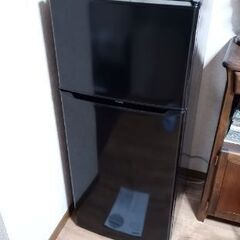 引越しによる販売、美品、２ドア、黒色の冷蔵庫、備品完備、相鉄線和田町駅から５分の所に取りに来てくれる方