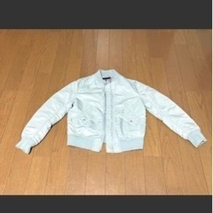 ユニクロ MA-1の画像