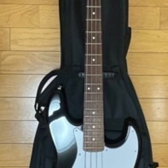 ベース FGN 付属品付　弦取替必要